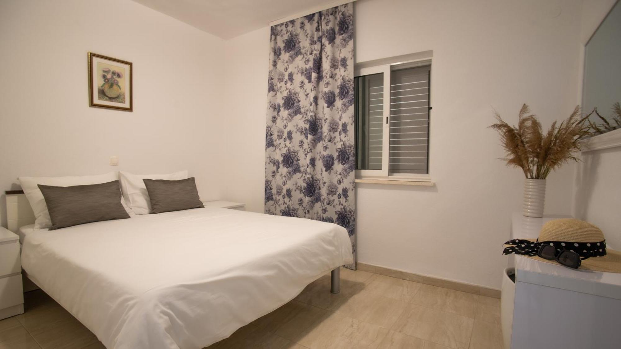 Apartment Antun - Adriatic Coast Retreat Blace Δωμάτιο φωτογραφία